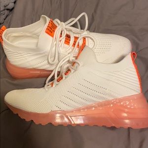 Never worn Steve Madden Tennis Shoes